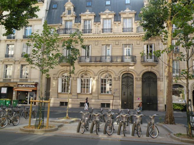  beau petit immeuble, bd Raspail